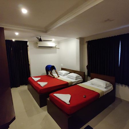 Vyavahar Lodge Udupi Bagian luar foto
