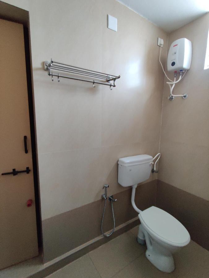 Vyavahar Lodge Udupi Bagian luar foto