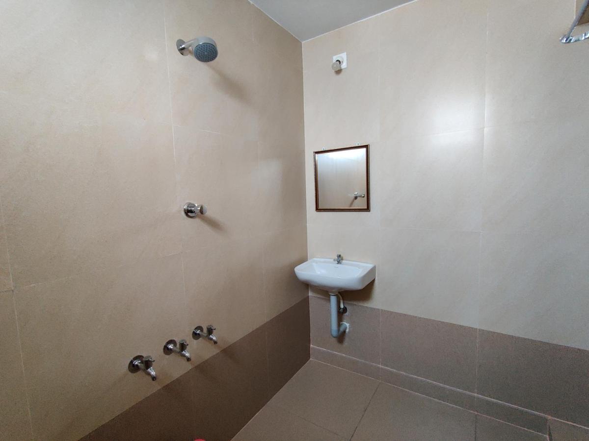 Vyavahar Lodge Udupi Bagian luar foto