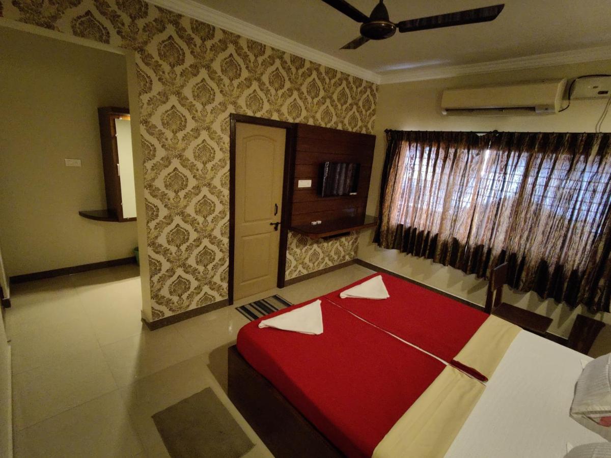 Vyavahar Lodge Udupi Bagian luar foto