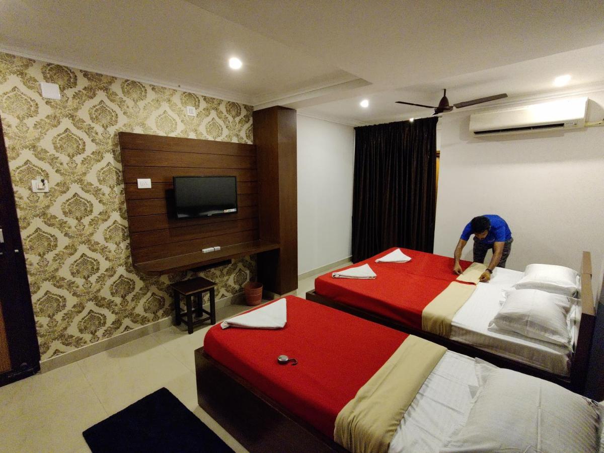 Vyavahar Lodge Udupi Bagian luar foto