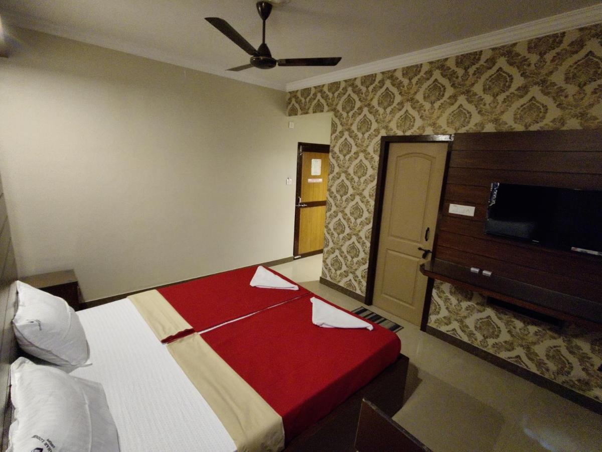 Vyavahar Lodge Udupi Bagian luar foto