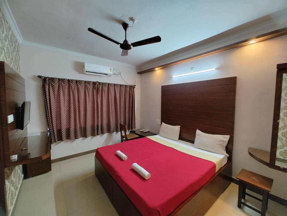 Vyavahar Lodge Udupi Bagian luar foto