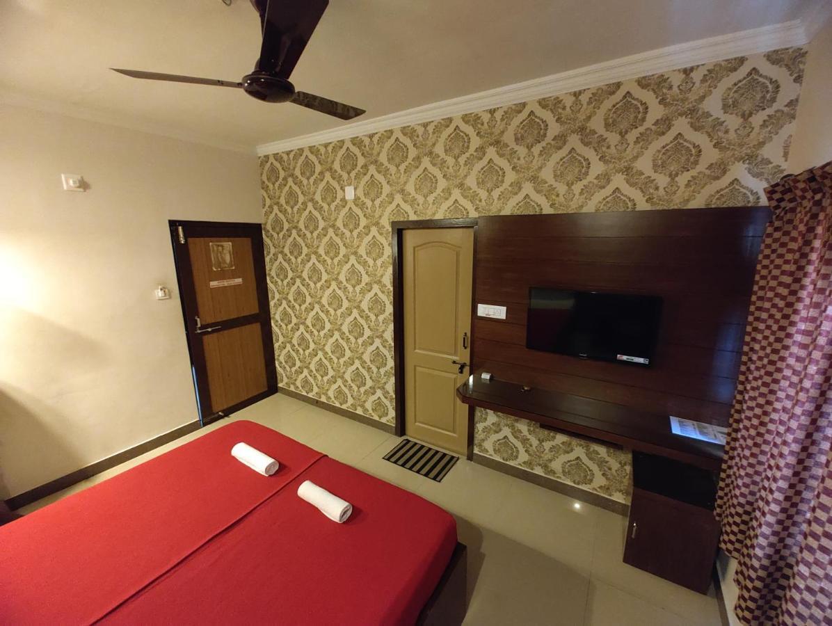 Vyavahar Lodge Udupi Bagian luar foto