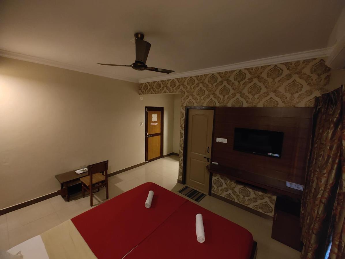 Vyavahar Lodge Udupi Bagian luar foto