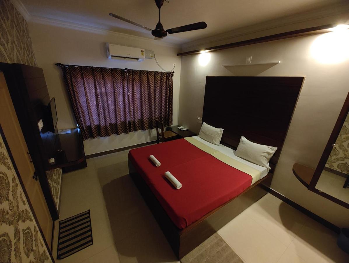 Vyavahar Lodge Udupi Bagian luar foto